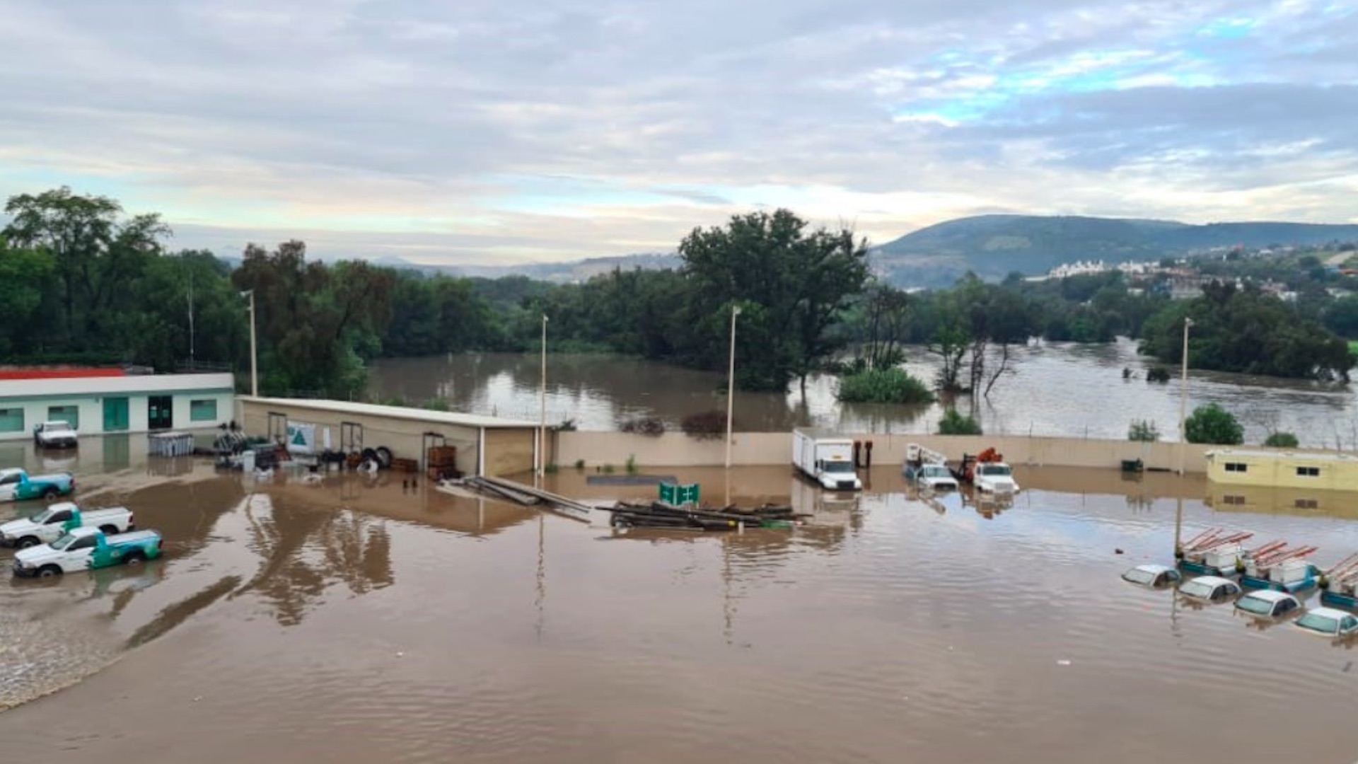 Intensas lluvias en Tula provocan muertes e inundaciones. Foto de CFE