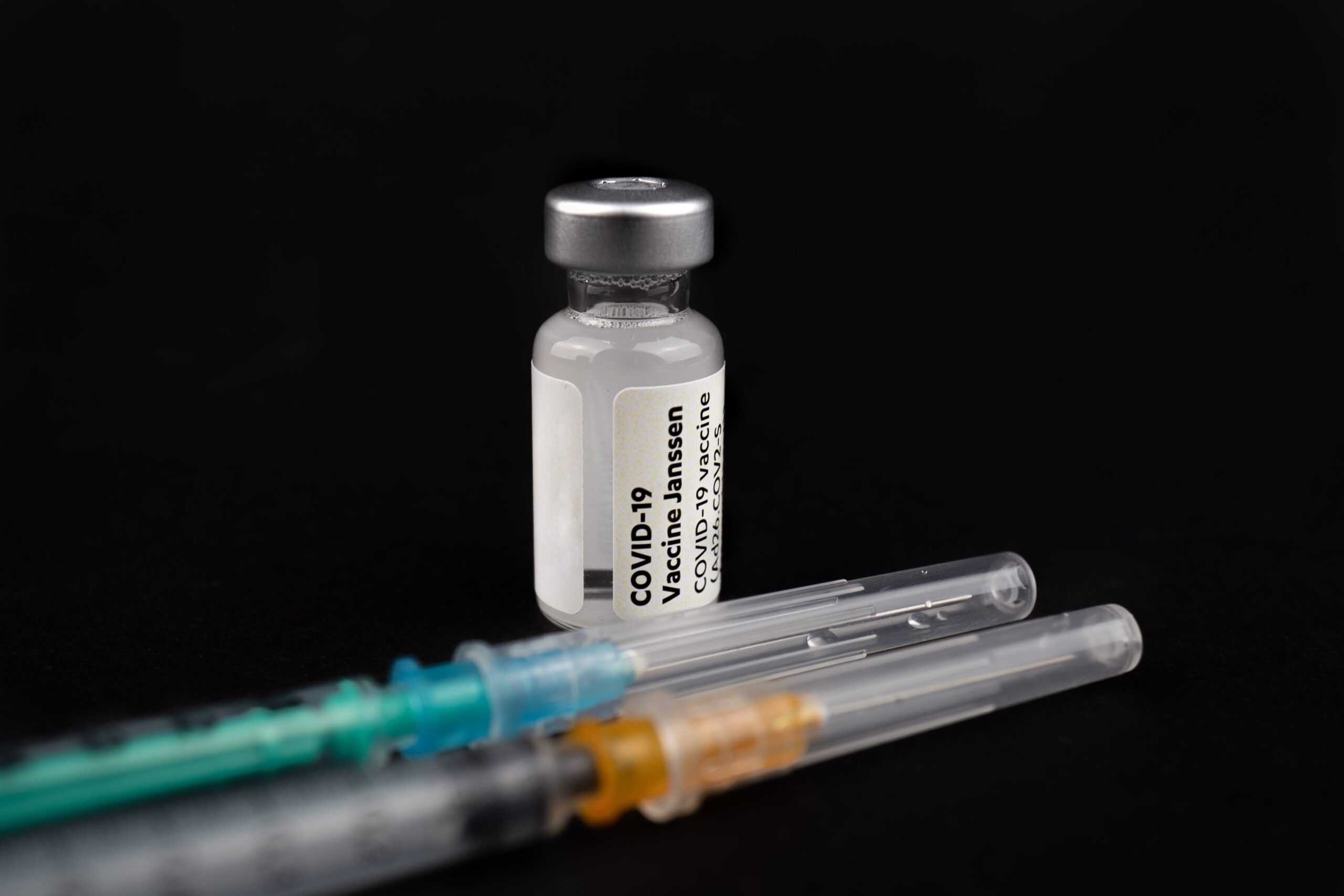 ¿Las vacunas sirven contra la variante ómicron?. Foto de Mika Baumeister
