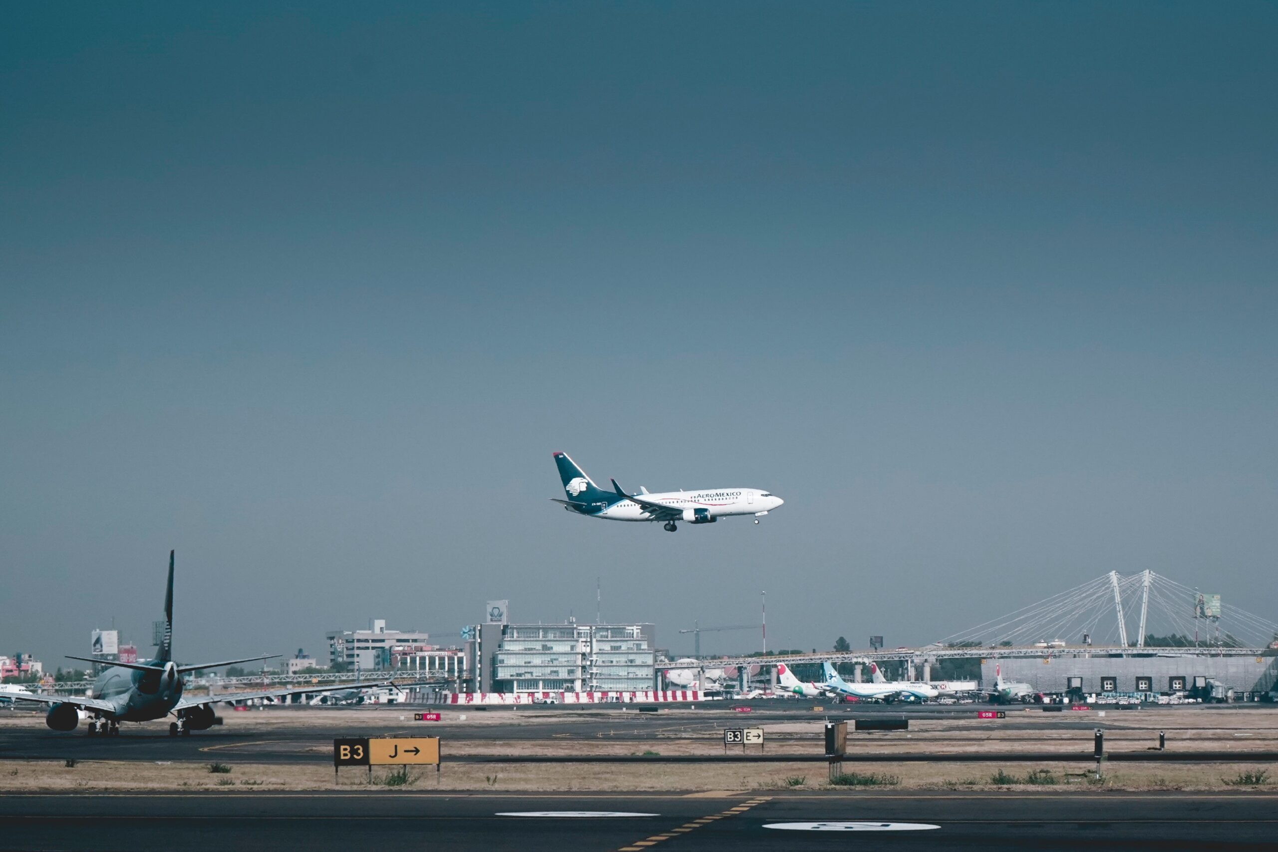 Aeroméxico reanudará vuelos a Londres. Foto de Eduardo Cano para Unsplash