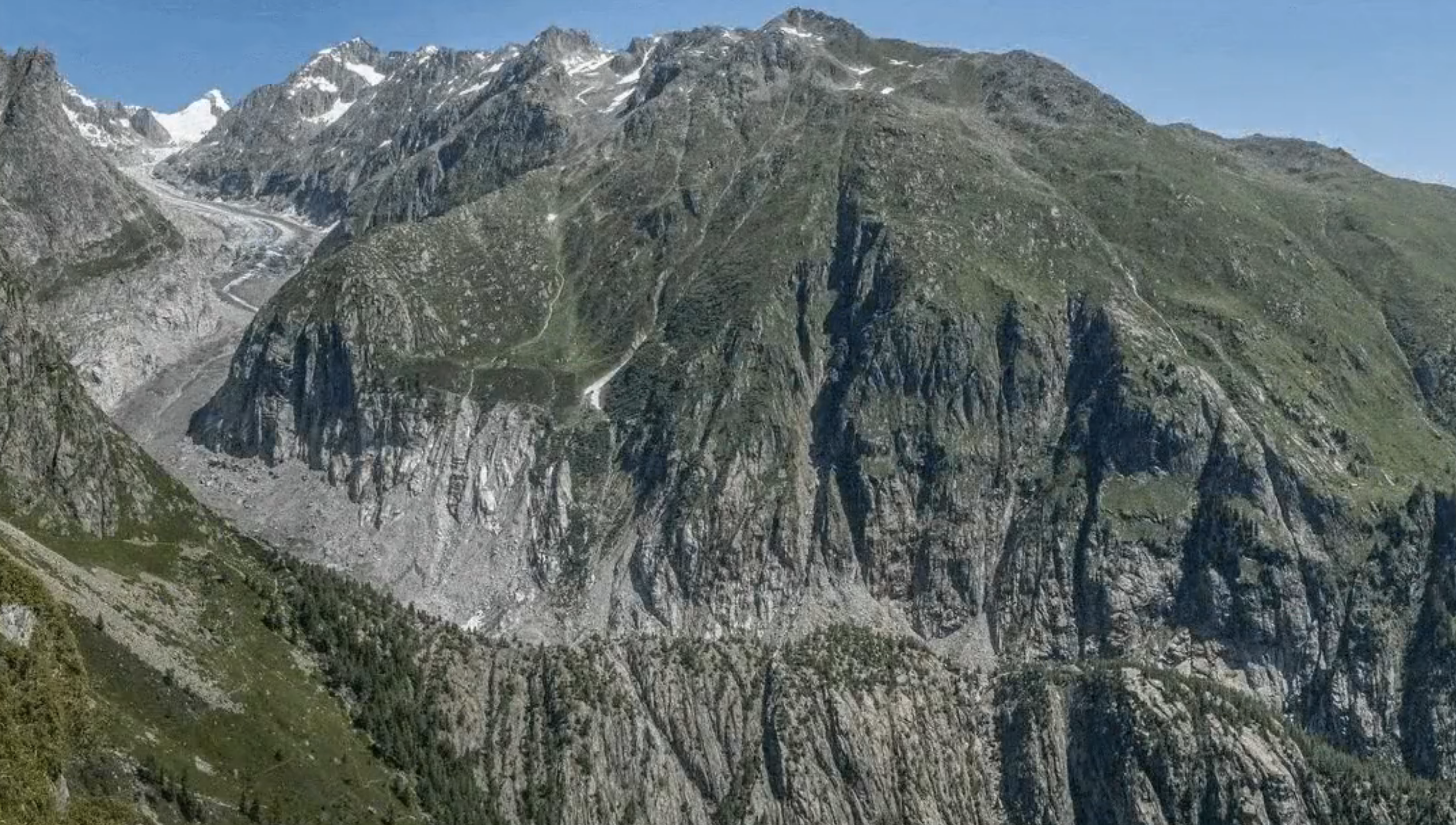 Glaciares de Suiza disminuyen drásticamente. Foto tomada de video