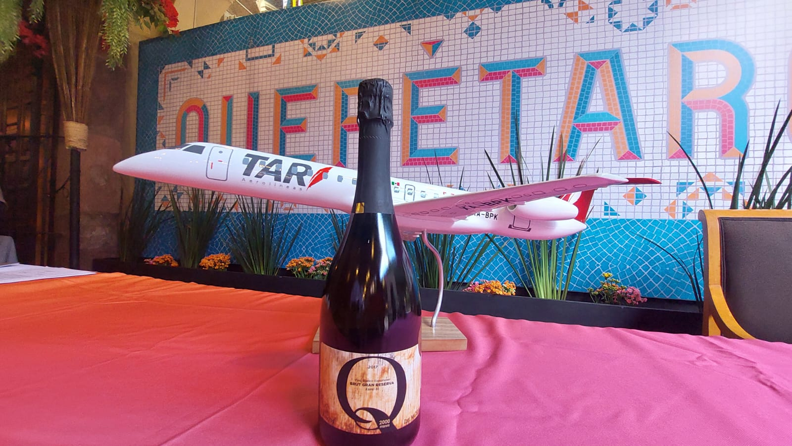 Vinos de Querétaro acompañarán a pasajeros de TAR. Foto de Turismo Querétaro