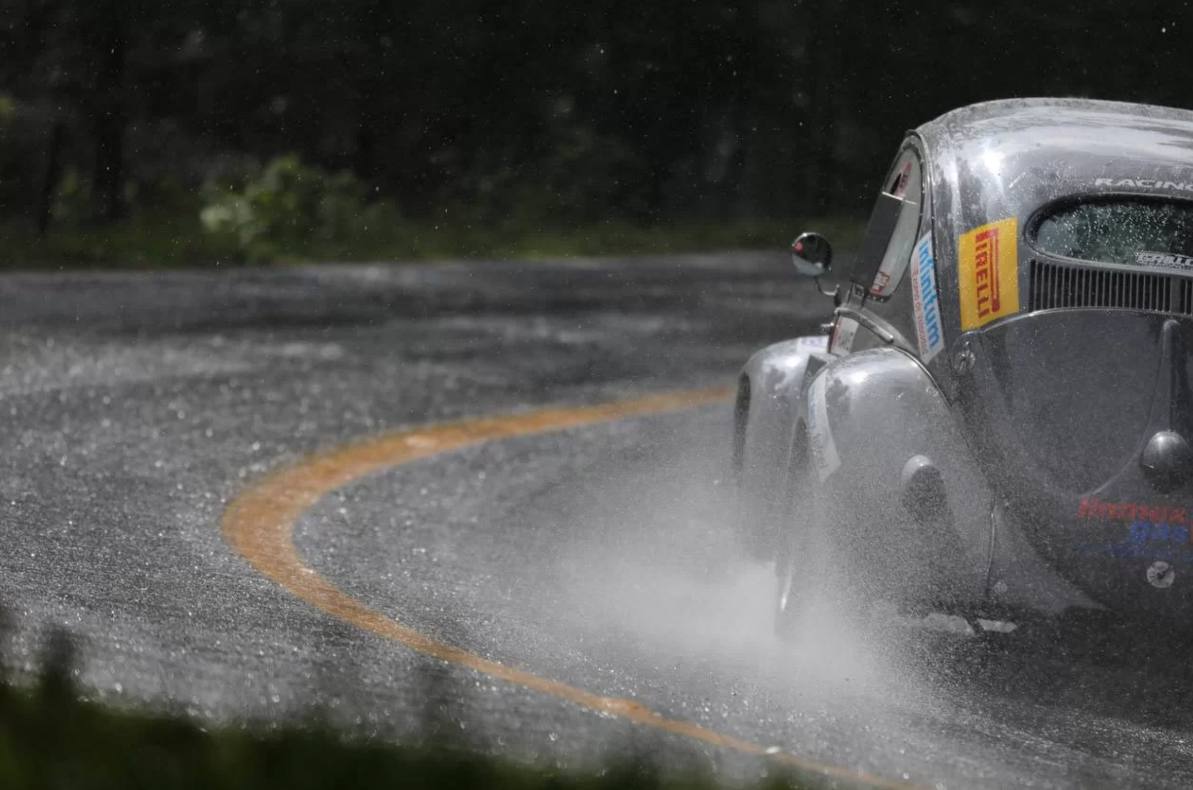 Carrera Panamericana marcada por la lluvia. Foto de Carrera Panamericana