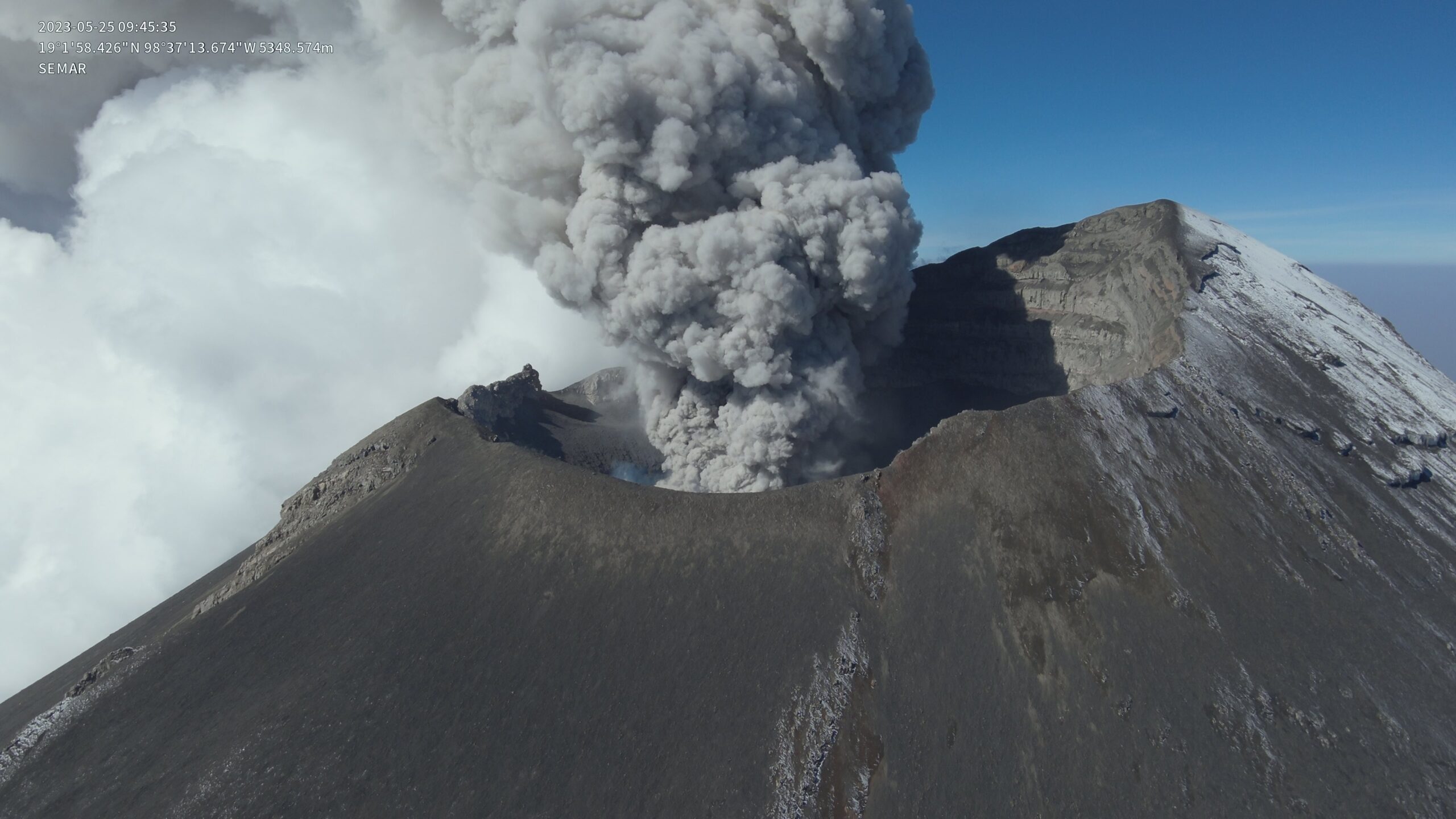 Primeras imágenes del cráter del volcán Popocatépetl. Foto de CNPC