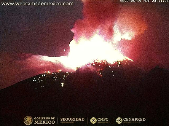 Incrementa actividad del volcán Popocatépetl. Foto de Webcams de México