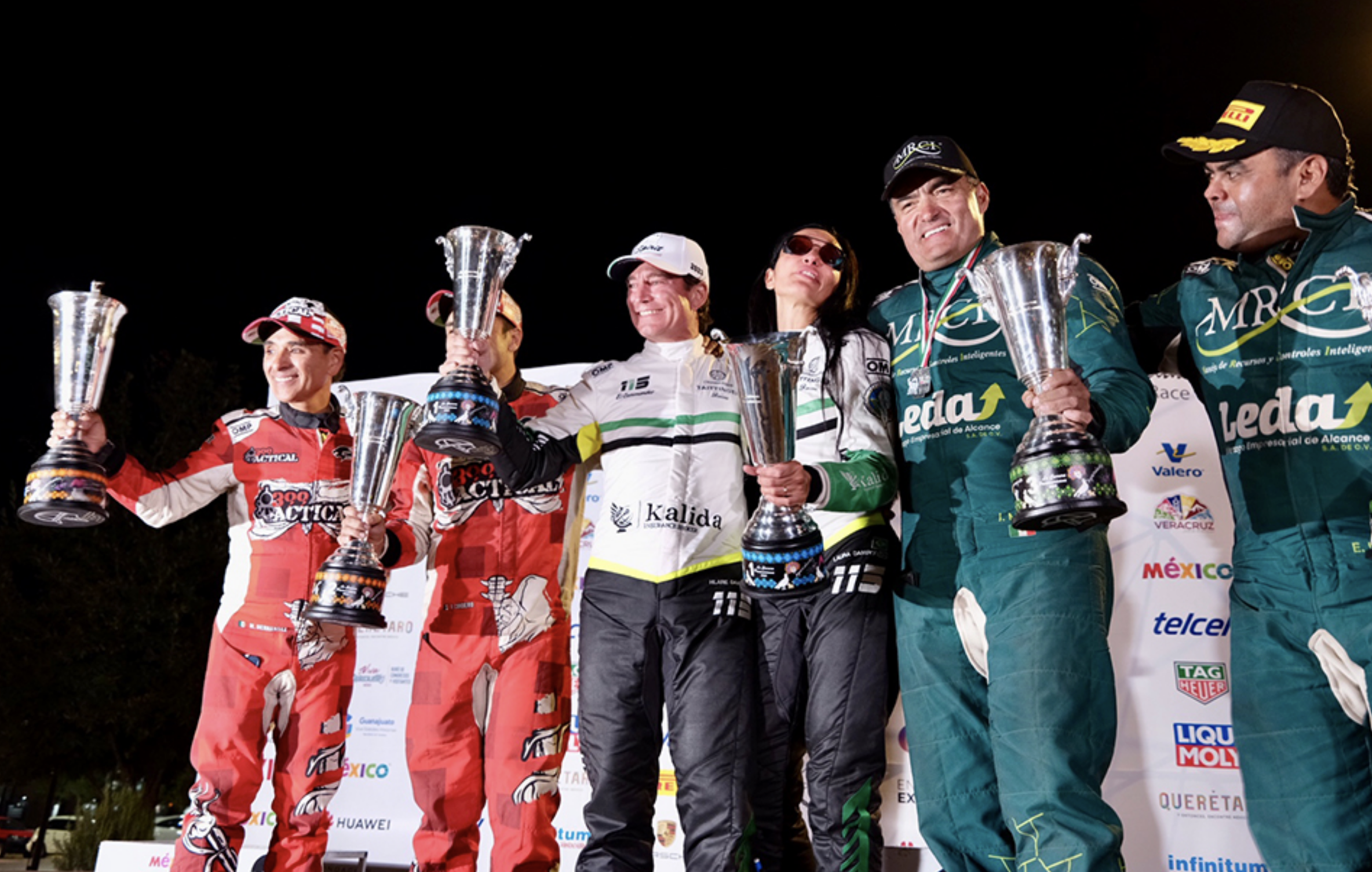 Hilaire y Laura Damiron, los campeones de la Carrera Panamericana. Foto de X Carrera Panamericana