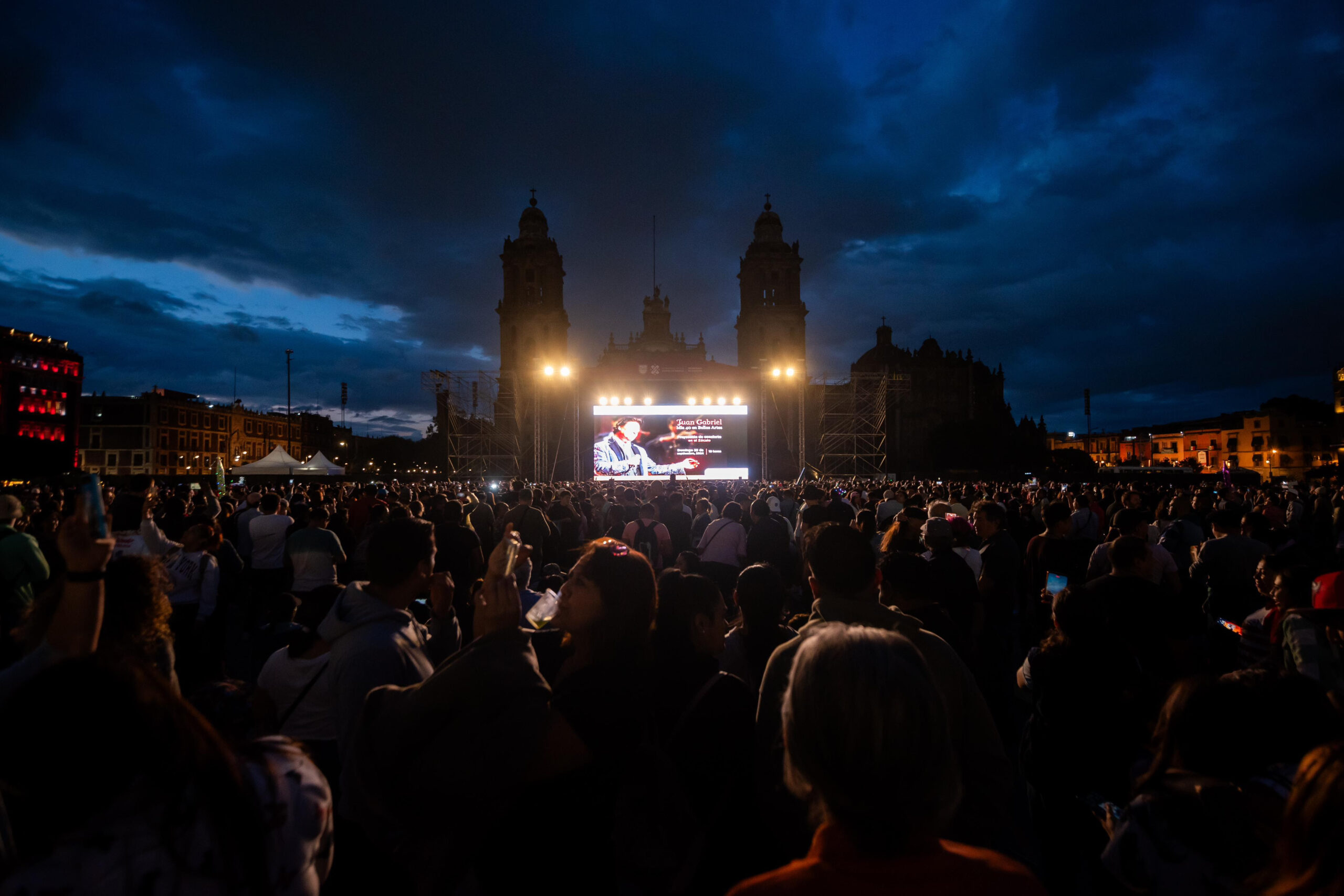 Concierto de Juan Gabriel en el Zócalo reúne a 70 mil personas. Foto Cortesía Secretaría de Cultura CDMX